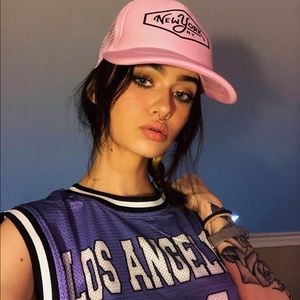 Meet your Posher, Caroline